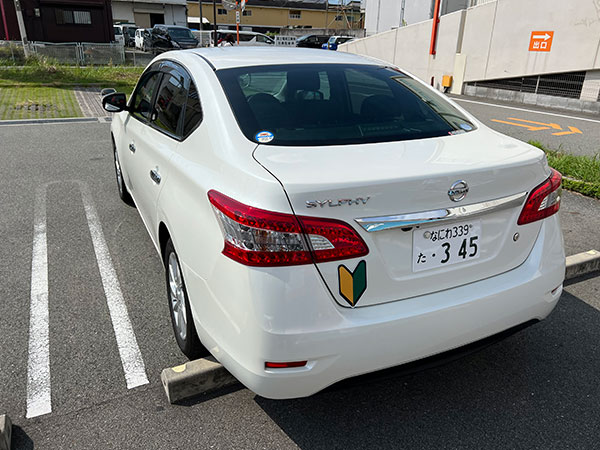 教習車車庫入れ